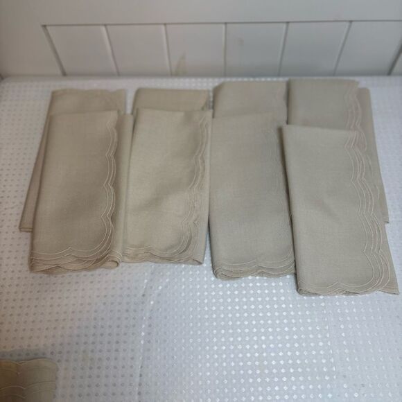 Vintage Ivory Cream Scalloped Placemats and Napkins Setting for 6 - Picture 3 of 3